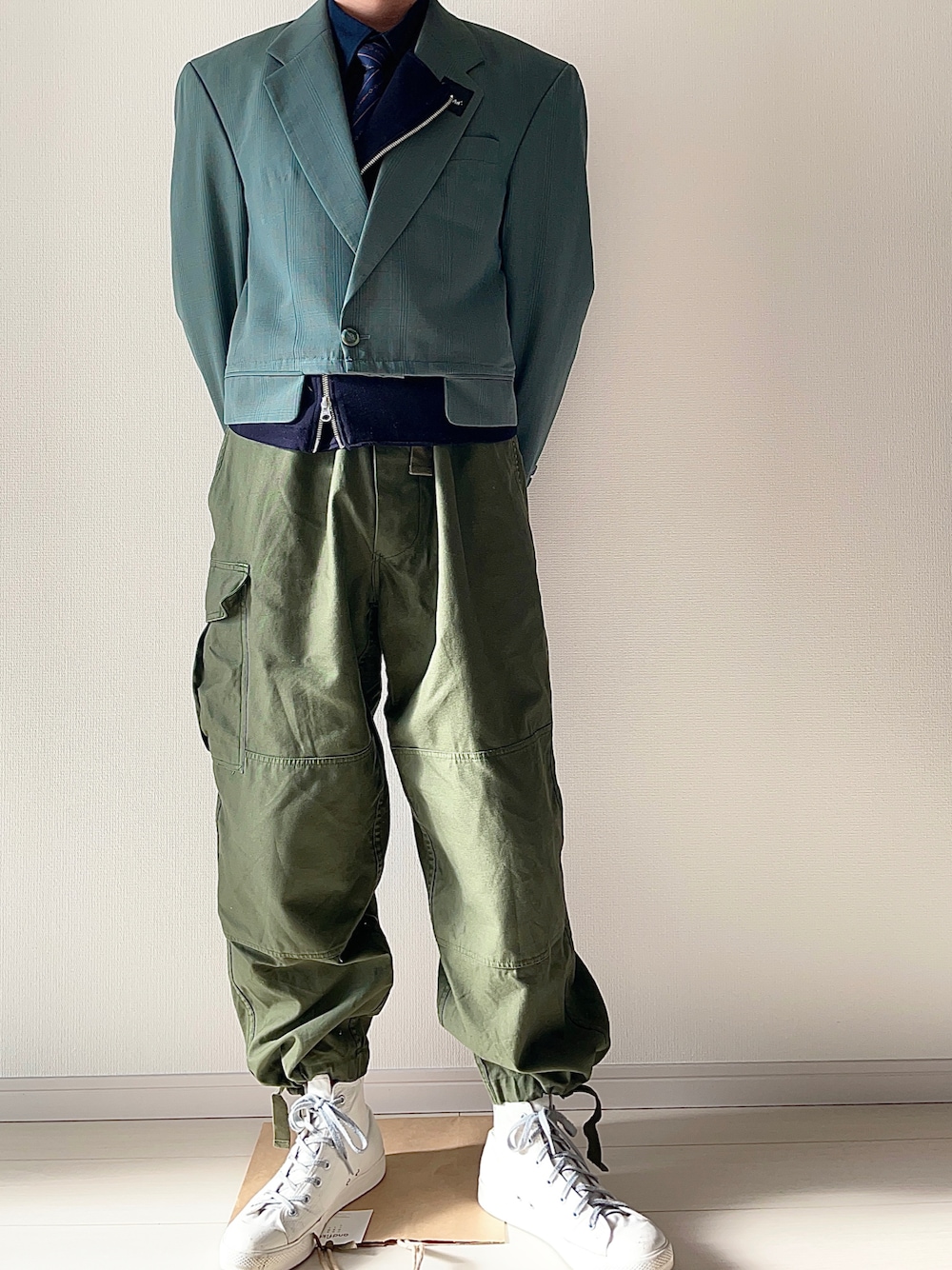 「古着MIX、ミリタリー、sacai、低身長」｜「usedのアイテム（テーラードジャケット、グリーン系）」を使った、REoNさん（メンズ・168cm）の冬コーディネートの1枚目の写真