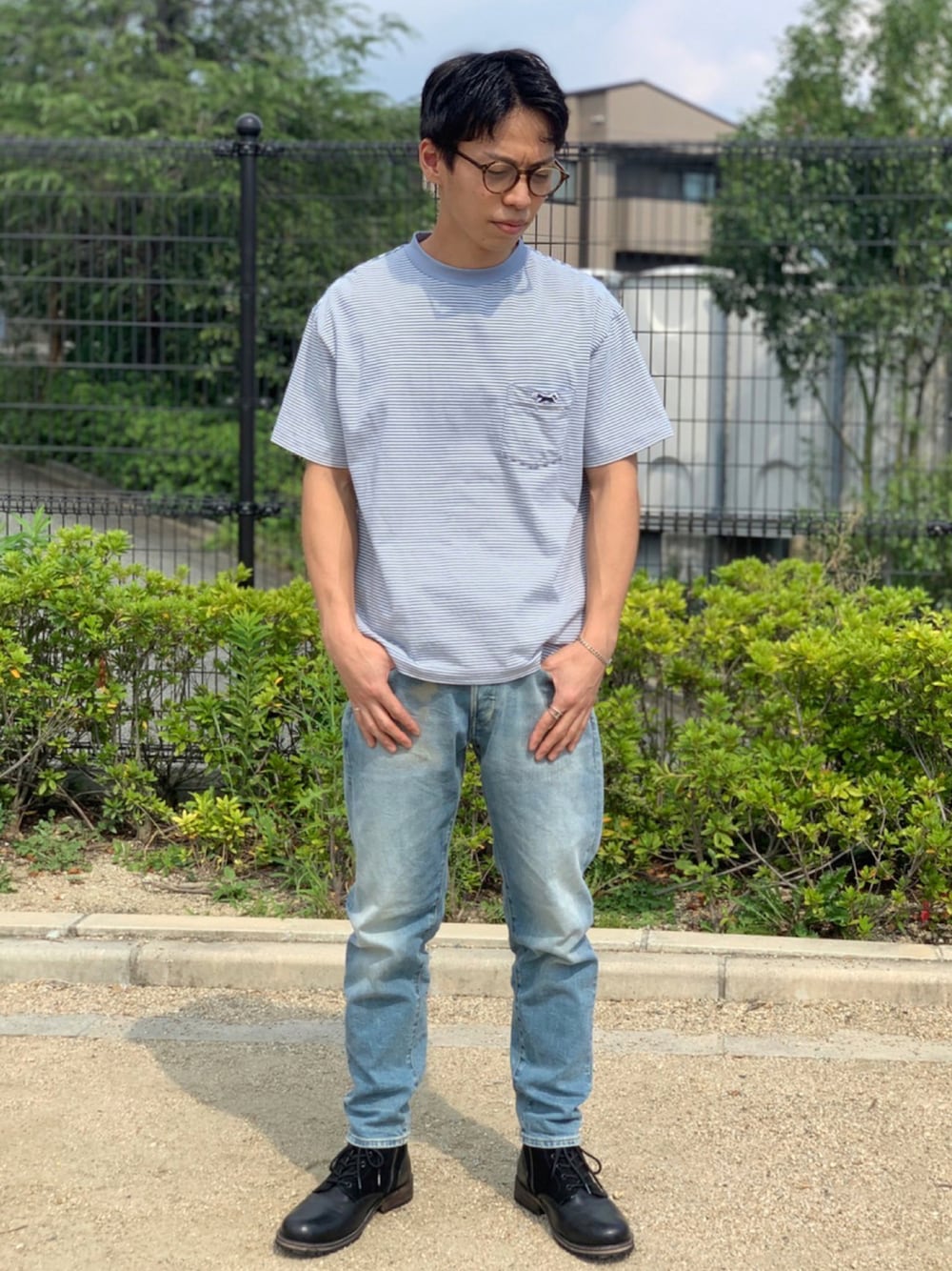 「デニム、ブーツ、ボーダー、ブルー、秋のコーデ、サングラス、休日スタイル、革靴、ラフ、メガネ男子、G-STAR RAW(G-STAR RAW)、オトナカジュアル、ラブアンドピース2021」｜「A.D.S.R.の＜A.D.S.R.＞ BOZ/アイウェア（サングラス、ブラウン系）」を使った、福®︎さん（メンズ・172cm）の秋コーディネートの1枚目の写真