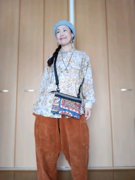 「チャイハネ（チャイハネ）のアイテム（バッグ）」を使った、michiyogaさん（レディース・159cm）の秋コーディネート