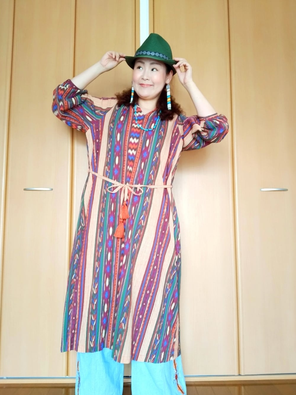 「おしゃれさんと繋がりたい、40代ファッション、好きな服を着る、元気になれる服、チャイハネ、チチカカ、ハット、ワンピース、メキシカン、エスニック、ゆるコーデ」｜「チャイハネの【チャイハネ】カナールハット（ハット、グリーン系）」を使った、michiyogaさん（レディース・159cm）の春コーディネートの1枚目の写真