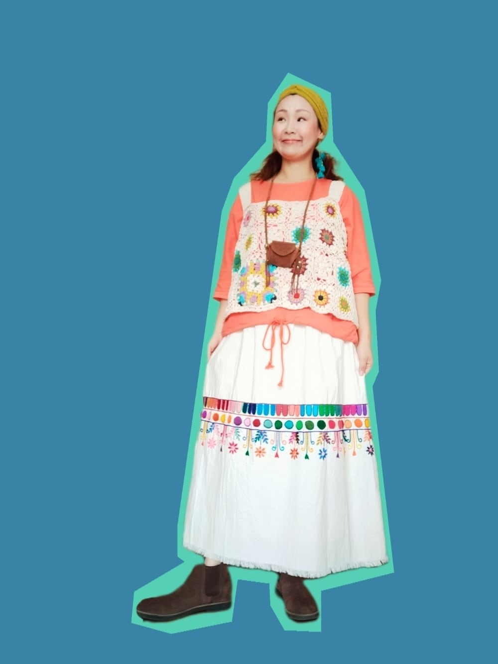 「おしゃれさんと繋がりたい、40代ファッション、好きな服を着る、元気になれる服、チャイハネ、チチカカ、クロシェ、スカート、ターバン、ブーツ、刺繍、ゆるコーデ」｜「チャイハネの【チャイハネ】変わり編みニットヘアバンド（ヘアバンド、イエロー系）」を使った、michiyogaさん（レディース・159cm）の秋コーディネートの1枚目の写真