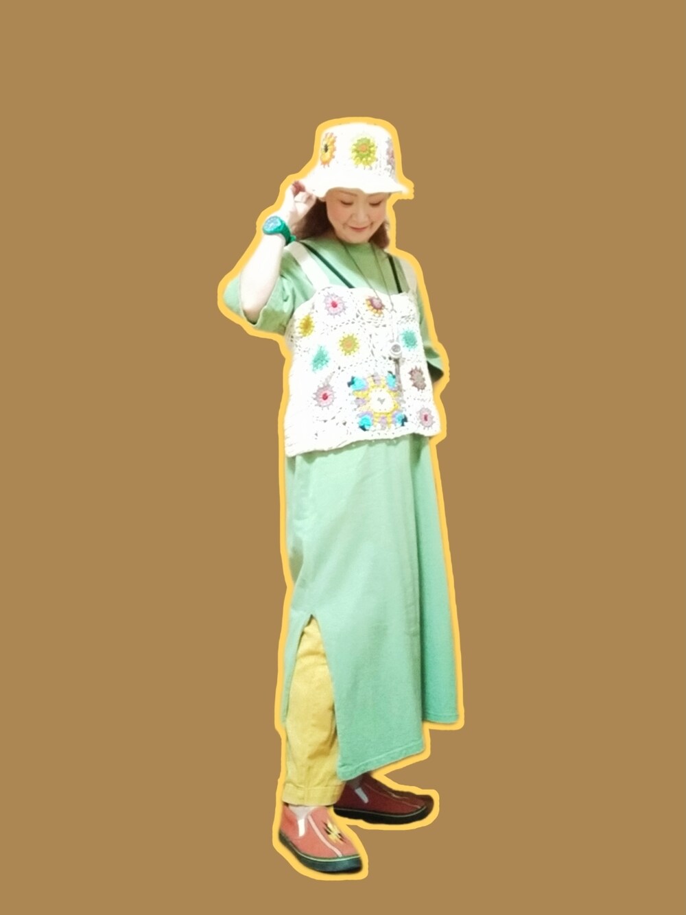 「おしゃれさんと繋がりたい、40代ファッション、好きな服を着る、元気になれる服、チャイハネ、ハット、クロシェ、ワンピース、スリッポン、ゆるコーデ」｜「チャイハネの【チャイハネ】クロシュタハット（ハット、ベージュ系）」を使った、michiyogaさん（レディース・159cm）の秋コーディネートの1枚目の写真