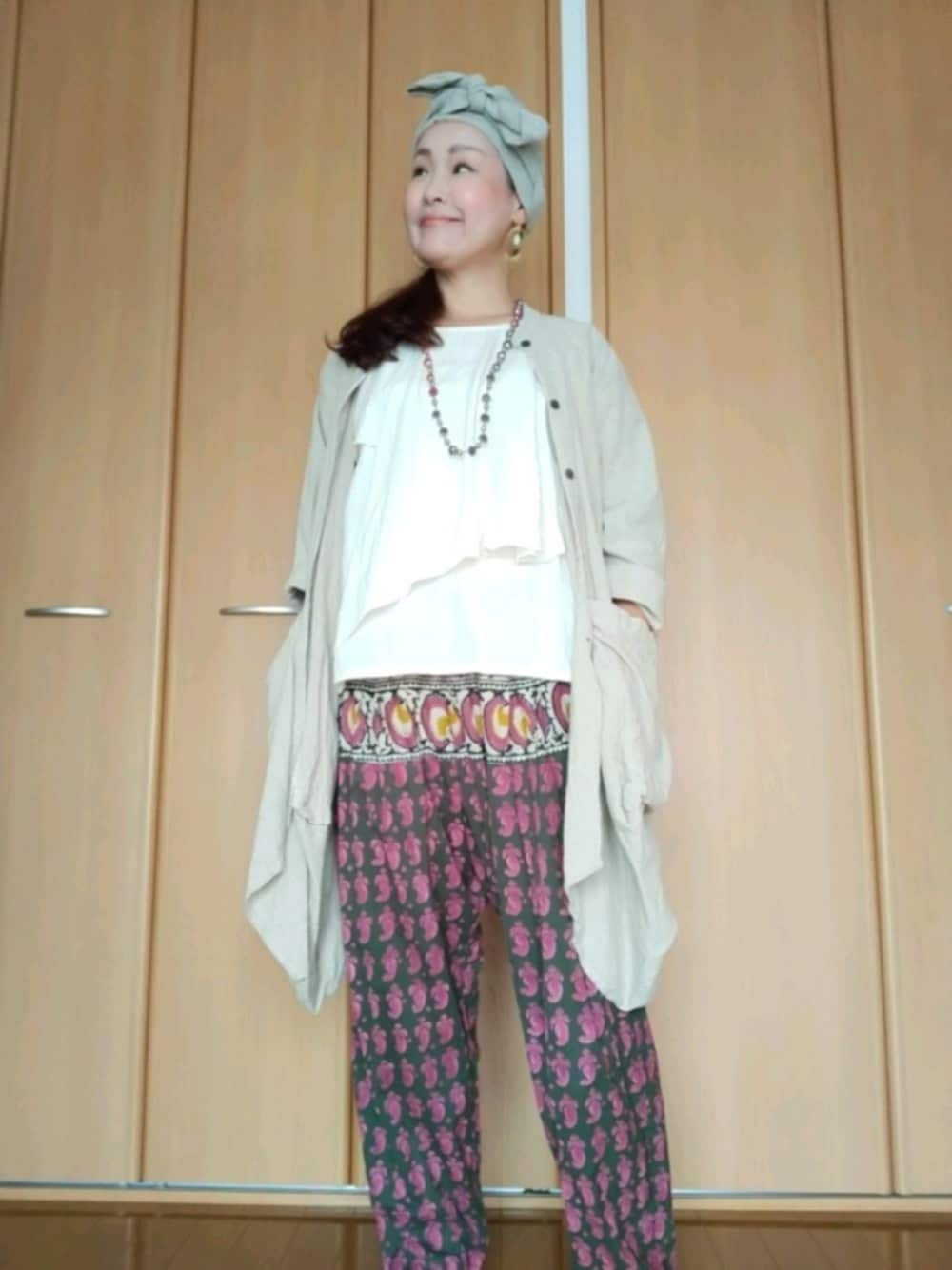 「おしゃれさんと繋がりたい、40代ファッション、好きな服を着る、元気になれる服、ターバンコーデ、ブロックプリント、羽織り、チャイハネ、マライカ、秋服準備はじめました」｜「MALAIKAのアイテム（ヘアバンド、ベージュ系）」を使った、michiyogaさん（レディース・159cm）の秋コーディネートの1枚目の写真