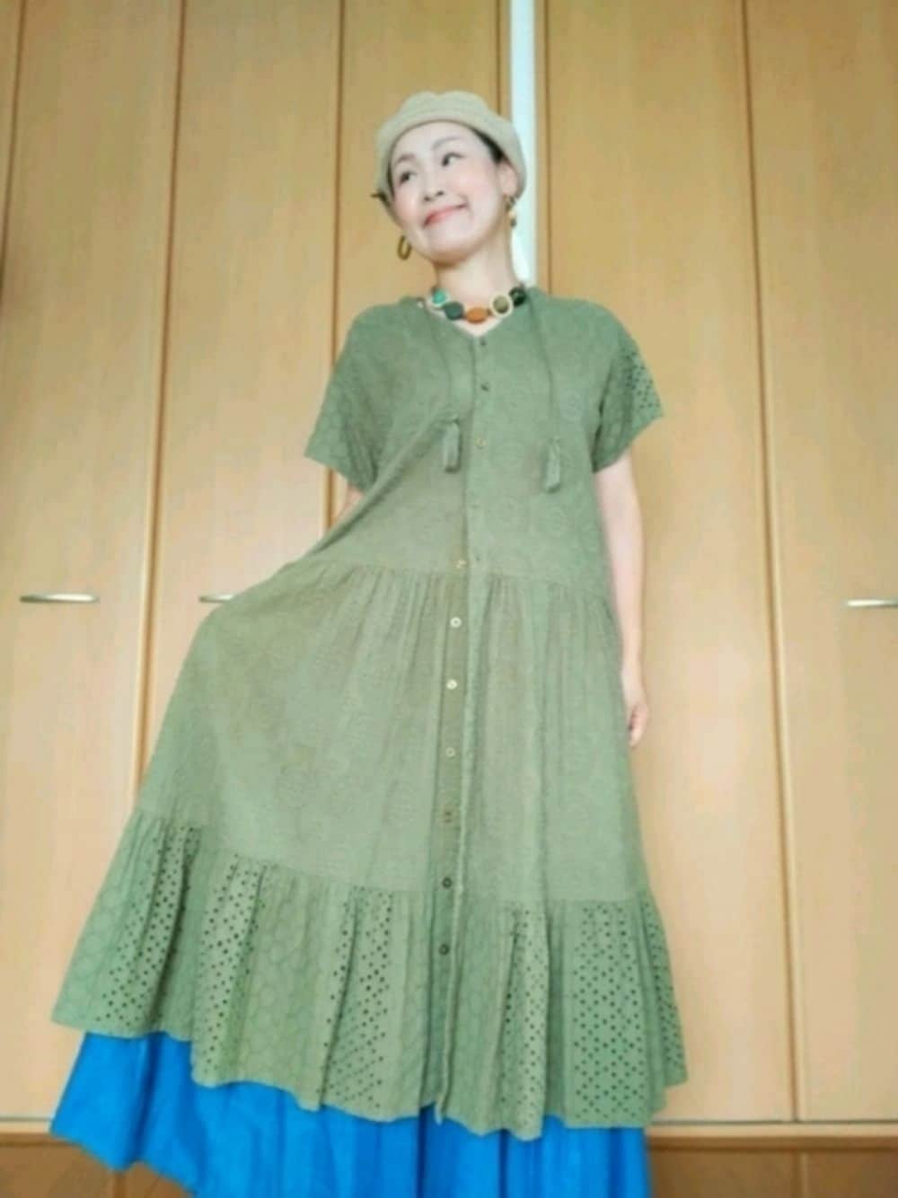 「チャイハネ、チャイハネコーデ、刺繍、カーキ、ターコイズブルー、重ね着、おしゃれさんと繋がりたい、40代ファッション、好きな服を着る、元気になれる服」｜「チャイハネの【チャイハネ】サラリベレー帽（ハンチング/ベレー帽、ベージュ系）」を使った、michiyogaさん（レディース・159cm）の秋コーディネートの1枚目の写真