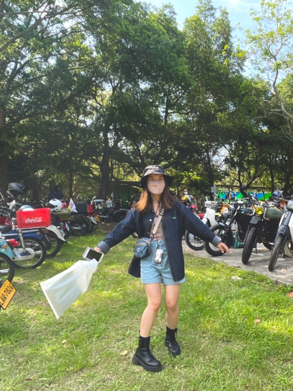 「GUのアイテム（デニムパンツ、ブルー系）」を使った、修！さん（レディース・153cm）の夏コーディネートの1枚目の写真