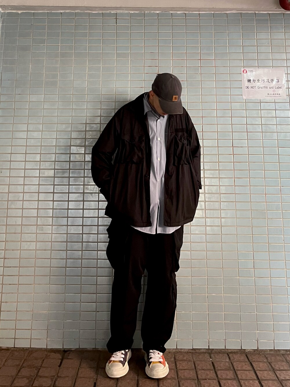 「ootd、夏、街頭穿搭、球鞋、mmy、oversize、工裝褲、工裝、hkboy、hk、HKG、hkwear、GU、carhartt、boy」｜「GUのアイテム（シャツ/ブラウス、その他）」を使った、chunlolk さん（メンズ・179cm）の冬コーディネートの1枚目の写真