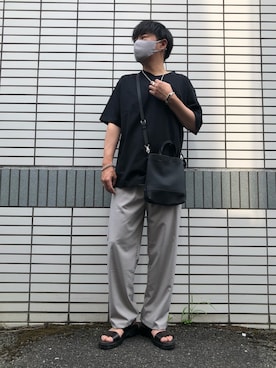 「グレーパンツ」｜「アイテム（その他）」を使った、らっしー［相互フォロー］さん（メンズ・169cm）の夏コーディネート