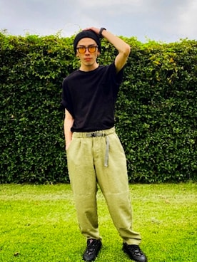 「GU（ジーユー）のアイテム（Tシャツ/カットソー、ブラック系）」を使った、fumiさん（メンズ・178cm）の秋コーディネート
