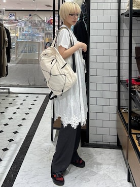 「LOWRYS FARM（ローリーズファーム）のバスケットワイドパンツ 637610（スラックス、グレー系）」を使った、Marikaさん（レディース・153cm）の春コーディネート