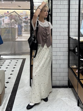 「LOWRYS FARM（ローリーズファーム）の【500mlペットボトル収納可】フラップショルダーＢＡＧ 1046881（ショルダーバッグ、ブラック系）」を使った、Marikaさん（レディース・153cm）の夏コーディネート