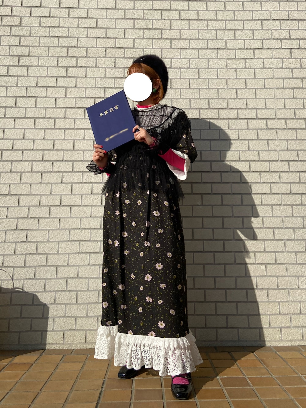 「卒業式、服飾学生、ブラック、ピンク、低身長コーデ、Ray BEAMS、ciaopanic、KANGOL、ワンピース」｜「Ray BEAMSのF/T ClassicOP SP（ワンピース、ブラック系）」を使った、アさん（レディース・153cm）の春コーディネートの1枚目の写真