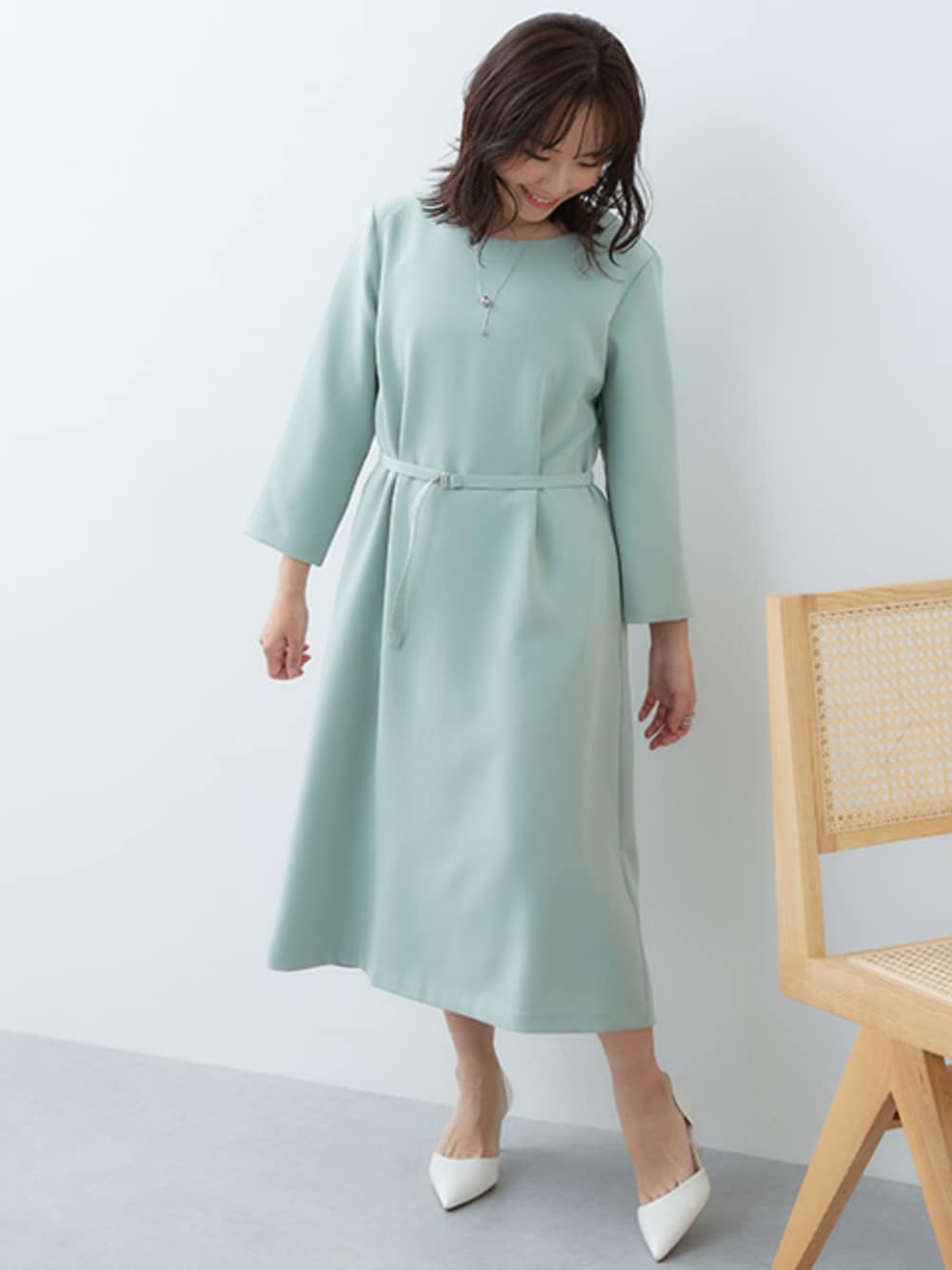 「低身長、低身長レディースファッション、143cmコーデ、レギュラー、モデル、Petitjo、プッチージョ、通勤コーデ、オフィスカジュアル、春コーデ、ワンピース、7分袖」｜「nissenの小さいサイズ　ウエストベルトフレアワンピース　低身長さん・小柄女性（ワンピース、グリーン系）」を使った、nissen Petit Modelsさん（レディース・143cm）の冬コーディネートの1枚目の写真