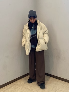 「アイテム（ニットキャップ/ビーニー、グレー系）」を使った、中井菜摘さん（レディース・153cm）の冬コーディネート