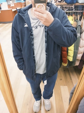 「アイテム（スニーカー）」を使った、stoshさん（メンズ・175cm・30代）の冬コーディネート