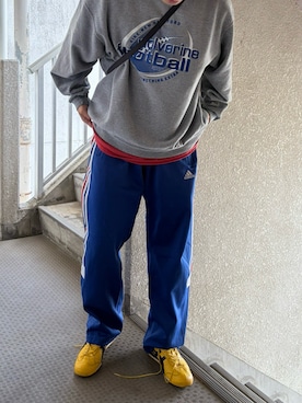 「古着のアイテム（スウェット、グレー系）」を使った、ししまるさん（メンズ・173cm）の春コーディネート