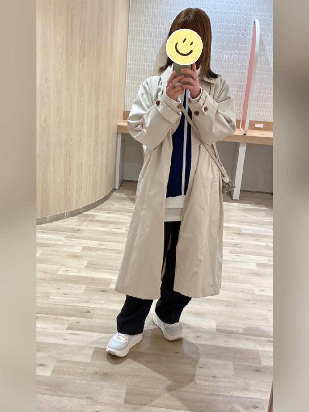 「大人カジュアル、スニーカー、UGG、Ungrid」｜「JEANASISのアイテム（ジャージ、ブルー系）」を使った、amu1002さん（レディース・159cm）の冬コーディネートの1枚目の写真