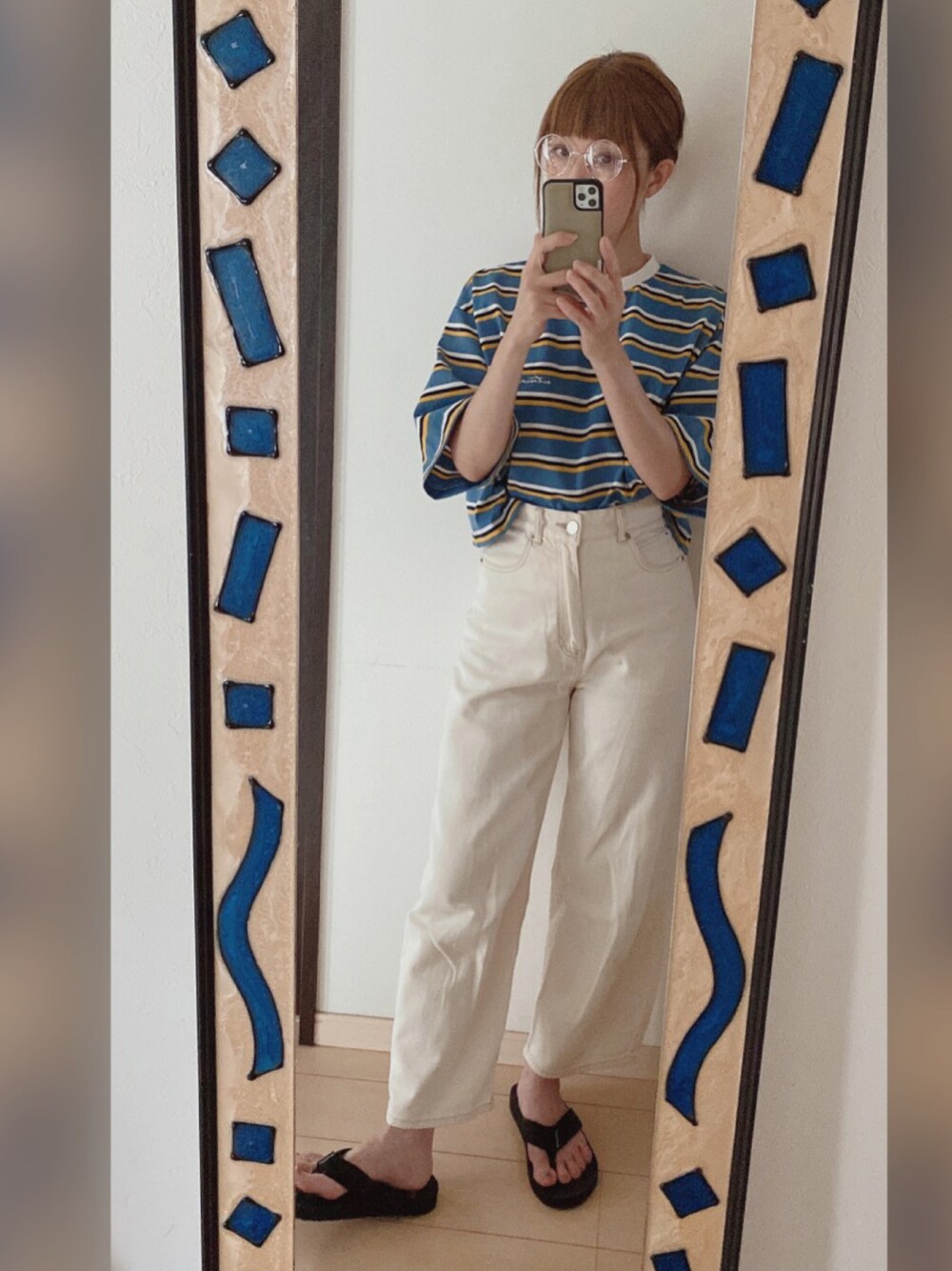 「シンプルコーデ、パンツスタイル、ラフ、ボーダー、プチプラコーデ、おしゃれさんと繋がりたい、サンダル」｜「URBAN RESEARCHのワイドストレートデニムパンツ（デニムパンツ、ホワイト系）」を使った、amu1002さん（レディース・159cm）の夏コーディネートの1枚目の写真