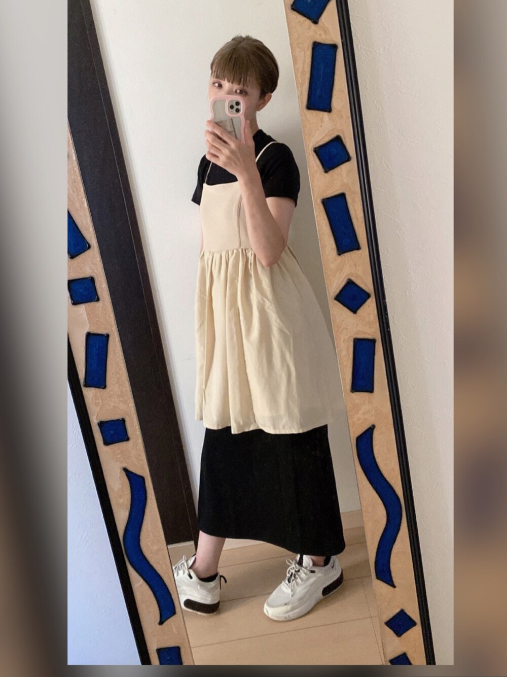 「大人コーデ、シンプルコーデ、モノトーンコーデ、おしゃれさんと繋がりたい、プチプラ、骨格ウェーブ」｜「NIKEのアイテム（スニーカー、ホワイト系）」を使った、amu1002さん（レディース・159cm）の秋コーディネートの1枚目の写真