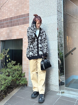 「タートルネック」｜「アイテム（チノパンツ）」を使った、rinoさん（レディース・160cm）の冬コーディネート