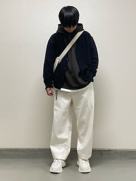 「LAKOLE（ラコレ）のアイテム（パーカー）」を使った、hide158さん（メンズ・159cm）の冬コーディネート