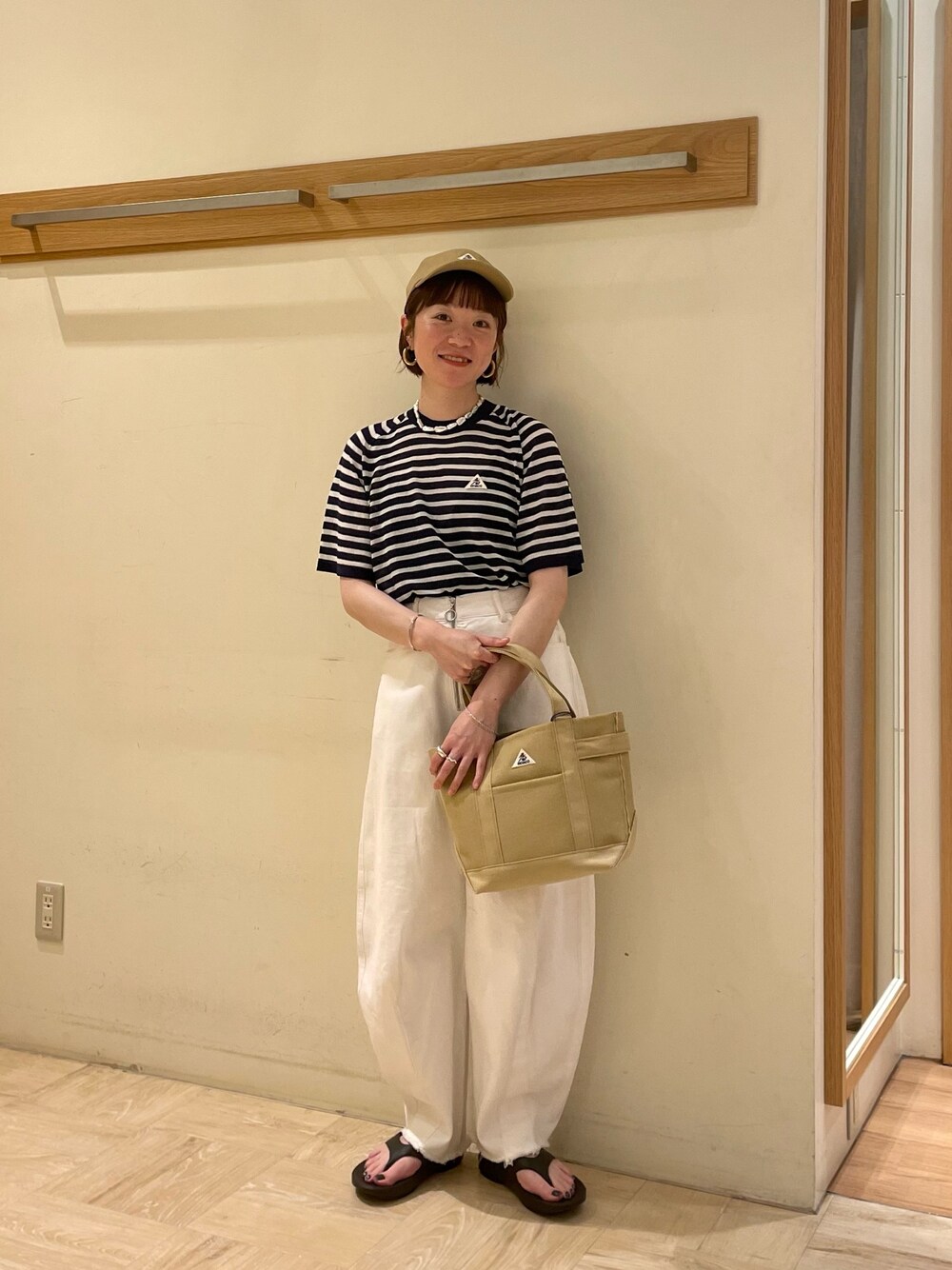 「ゲバコ、ゲバコしか勝たん、GEVACO、キャップ、ベージュ、ボーダー、デニム、oofos、ホワイト、オトナカジュアル、おしゃれさんと繋がりたい、シンプルコーデ、休日スタイル、春夏コーデ、いいね、save、フォローお願いします🤑」｜「OOFOSの【OOFOS/ウーフォス】OOriginal（サンダル、ブラック系）」を使った、ほこさん（レディース・158cm）の春コーディネートの1枚目の写真