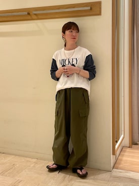 「ミッキー」｜「アイテム（カーゴパンツ）」を使った、ほこさん（レディース・158cm）の春コーディネート