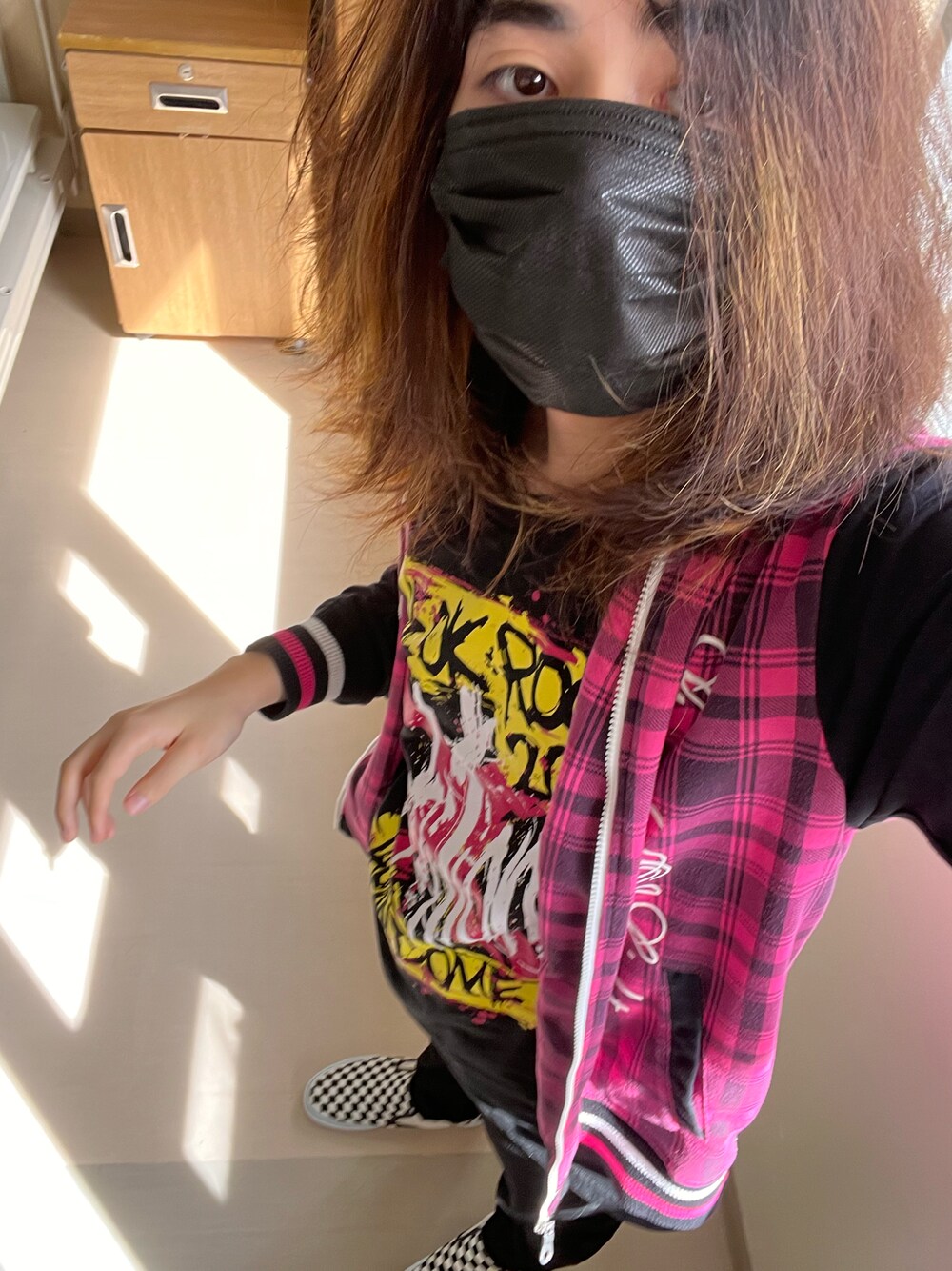 「VACHEのアイテム（パーカー、ピンク系）」を使った、death666ttさん（メンズ・160cm）の夏コーディネートの1枚目の写真