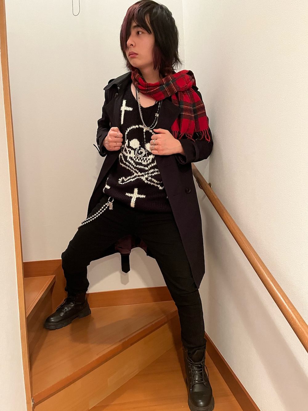 「LAD MUSICIANのアイテム（トレンチコート、ブラック系）」を使った、death666ttさん（メンズ・160cm）の春コーディネートの1枚目の写真