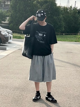 「黒Tシャツ」｜くもるさん（メンズ・166cm）の秋コーディネート