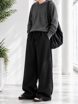 「UNIQLO（ユニクロ）のアイテム（Tシャツ/カットソー、ブラック系）」を使った、y_Oさん（メンズ・168cm）の秋コーディネート
