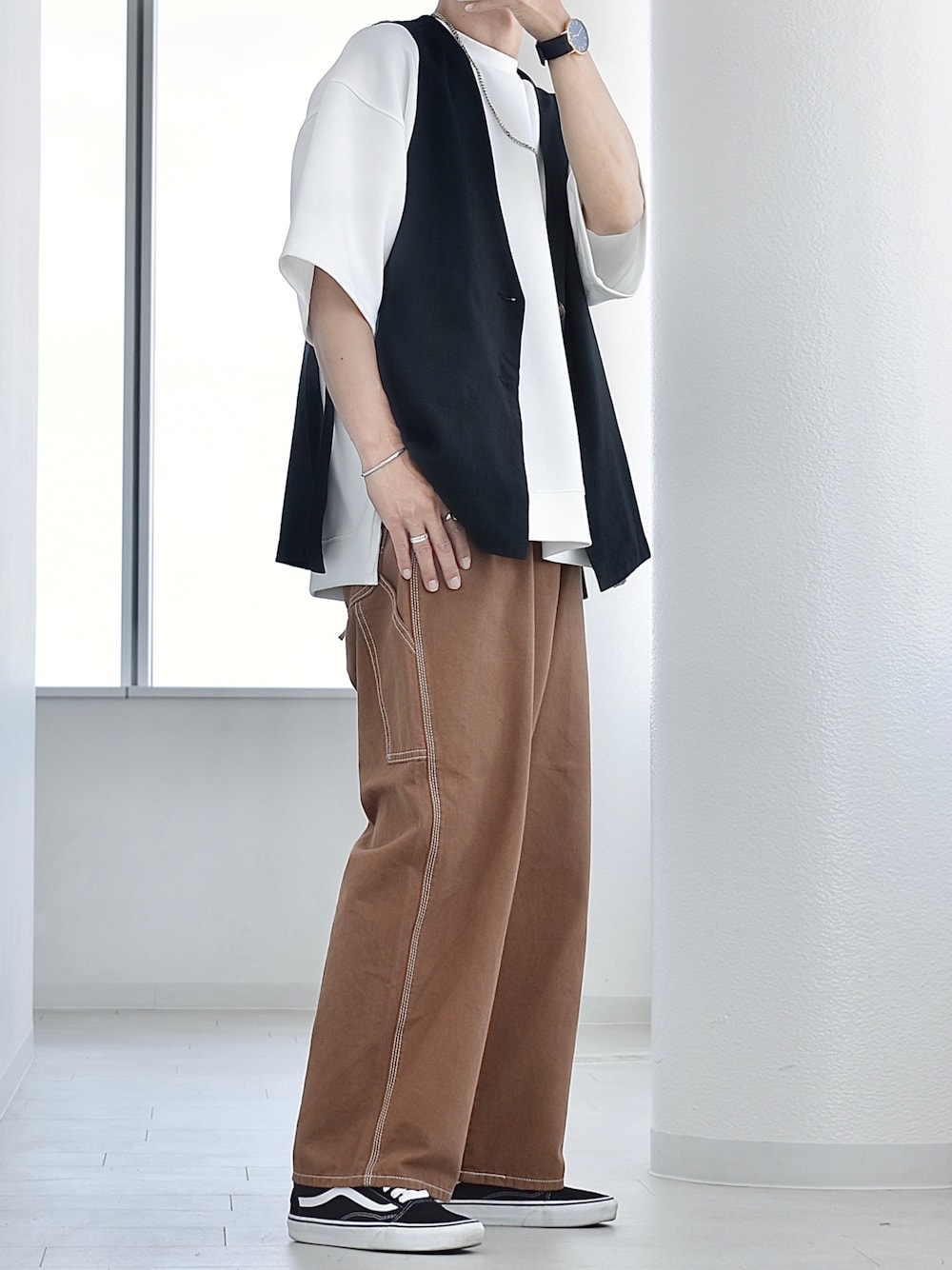 「leejapan、Lee、lee、ペインターパンツ、カジュアルコーデ、スニーカー、秋コーデ、秋服準備はじめました、秋先取りコーデ、秋のブラウンスタイル、ゆるコーデ、秋色、レイヤードスタイル、R2022コーデ、PR」｜「Leeの【ワークパンツの新定番】Lee/リー【X-LINE】マルチカラー　ワイドカラーペインターパンツ（デニムパンツ、ブラウン系）」を使った、y_Oさん（メンズ・168cm）の秋コーディネートの1枚目の写真