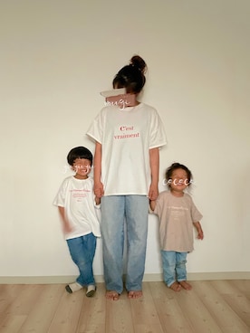 「UNIQLO（ユニクロ）のハイライズワイドストレートジーンズ（デニムパンツ）」を使った、domi𓃰 さん（キッズ・100cm）の夏コーディネート