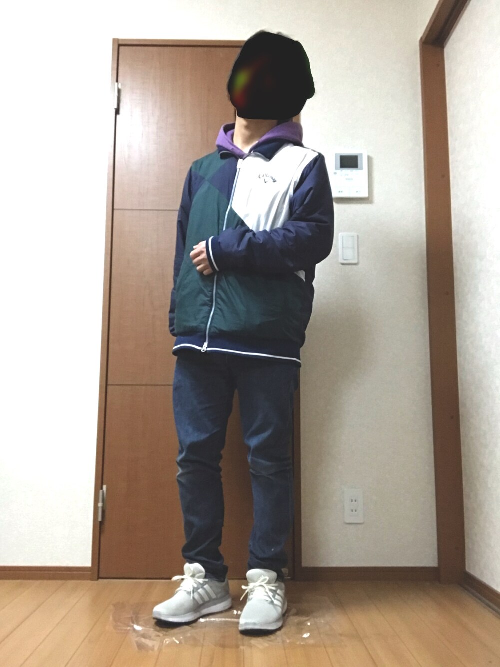 「シンプル、ストリート、パーカー、スポーツミックス、ラフコーデ」｜「JERZEESのアイテム（パーカー、パープル系）」を使った、　　蒼井さん（メンズ・165cm）の冬コーディネートの1枚目の写真