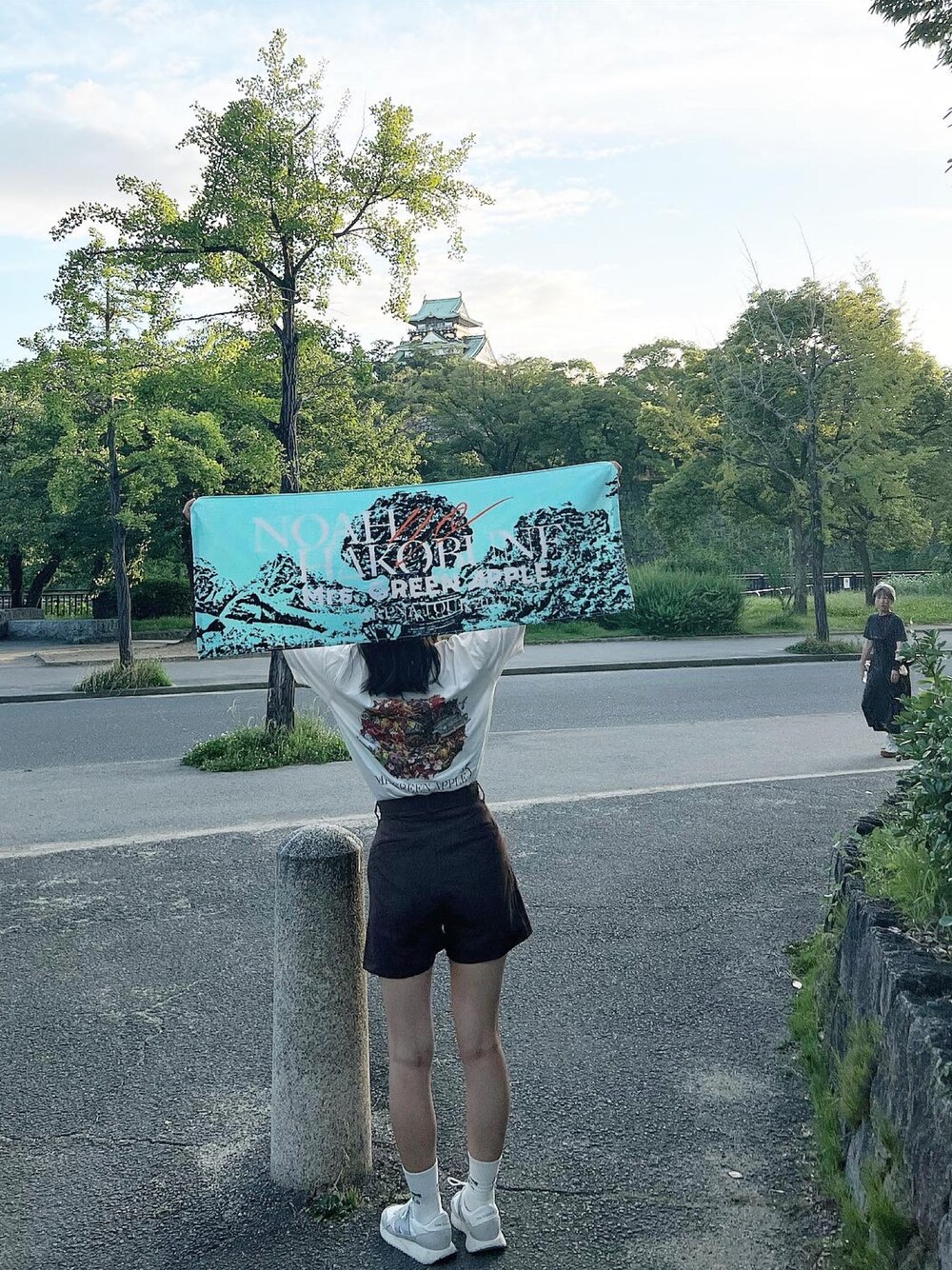 「参戦服、ライブコーデ、高身長女子、ootd」｜「mily biletの【mily bilet】ハンサムな大人顔。ハイウエストタックショートパンツ（その他パンツ、ブラウン系）」を使った、윤영さん（レディース・168cm）の秋コーディネートの1枚目の写真