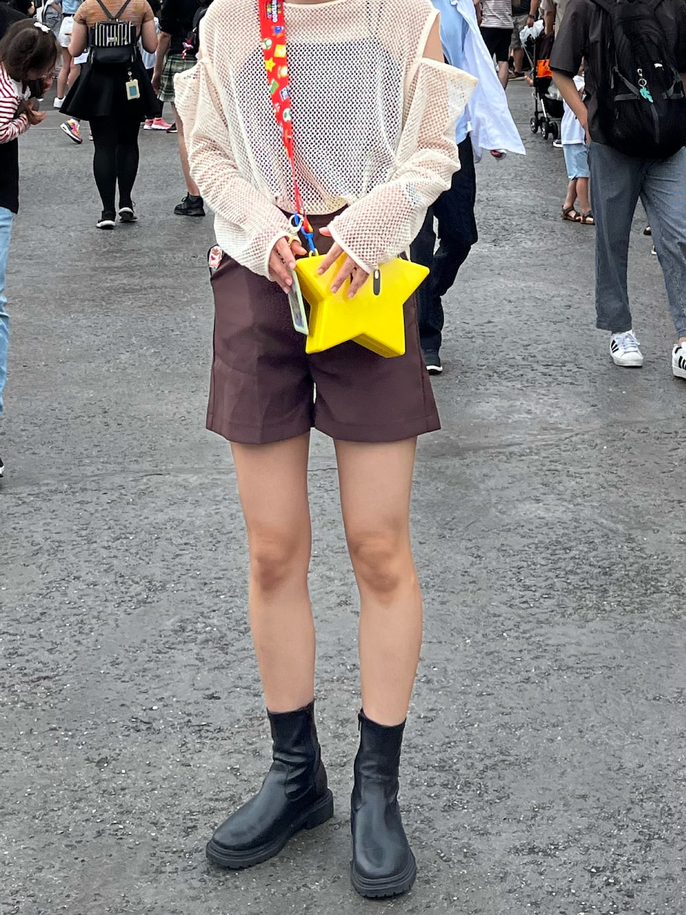 「プチプラ、GU、ブーツスタイル、高身長女子」｜「GUのアイテム（ブーツ、ブラック系）」を使った、윤영さん（レディース・168cm）の秋コーディネートの1枚目の写真