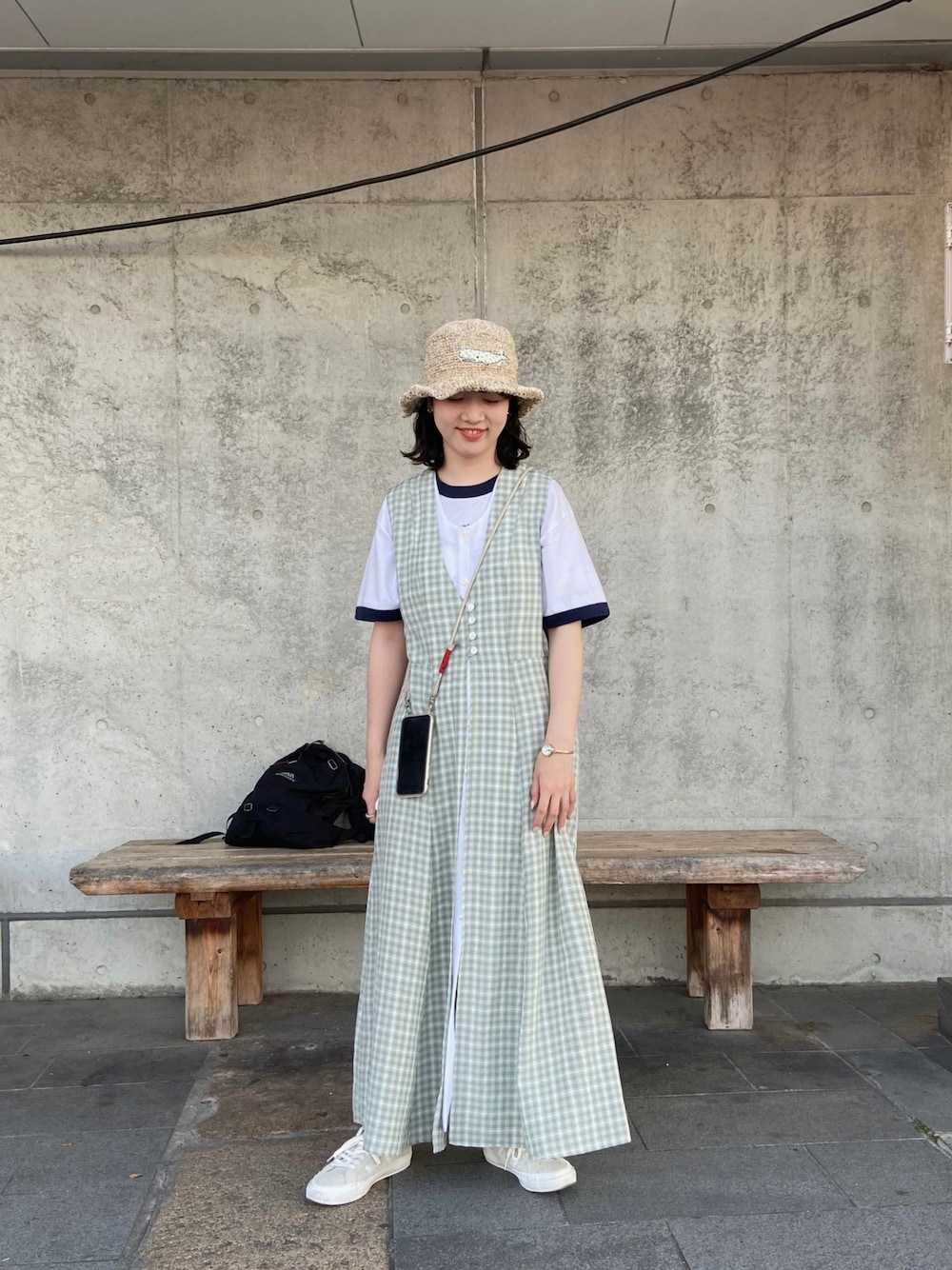 「カジュアル、休日コーデ、古着、古着MIX、古着好きな人と繋がりたい、古着女子、麦わら帽子、ワンピース×スニーカー、ワンピース」｜「CHILD WOMANの5.3oz ベアープリント リンガーTシャツ（Tシャツ/カットソー、ホワイト系）」を使った、ﾆ ｼ ﾜ ｷ  ｼ ﾎさん（レディース・158cm）の夏コーディネートの1枚目の写真