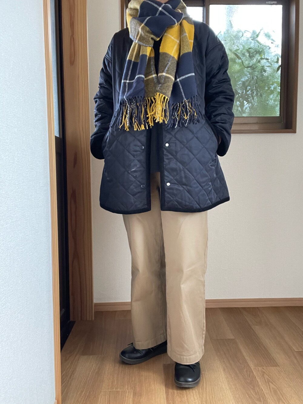 「マフラーコーデ、冬アウター、シンプルカジュアル、GU、無印良品、しまむら、低身長女子」｜「GUのアイテム（ストール/ショール、その他）」を使った、Mihaさん（レディース・158cm）の冬コーディネートの1枚目の写真