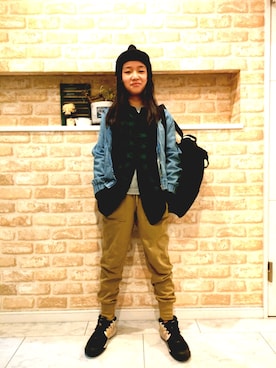 「UNIQLO（ユニクロ）のアイテム（スウェットパンツ、ベージュ系）」を使った、nayu*さん（キッズ・140cm）の秋コーディネート