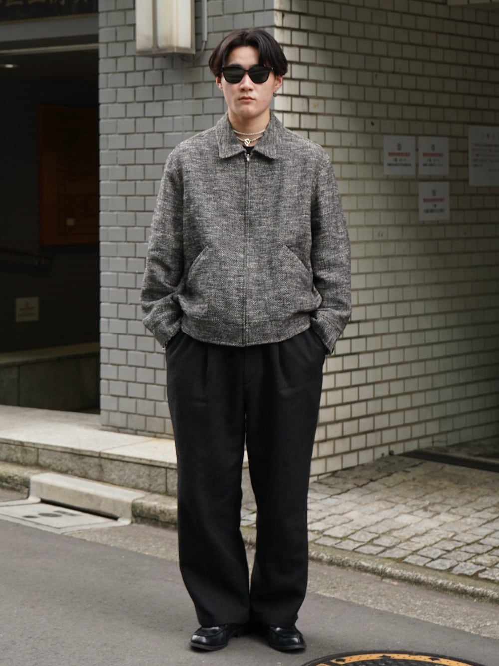 「似合うラボに行こう、春色、休日スタイル、きれいめカジュアル、モノトーン、春アウター、メガネ男子、デートコーデ、春コーデ、ローファー、プチプラ、カジュアルコーデ、休日コーデ、シンプルコーデ、春服みてみて」｜「LIDNMのTWEED SPORTS BLOUSON（ブルゾン、グレー系）」を使った、Ogu / おぐさん（メンズ・181cm）の冬コーディネートの1枚目の写真