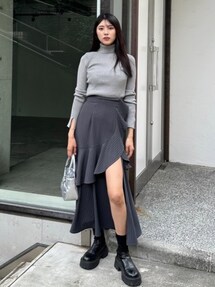 rienda（リエンダ）の「フリルスリットハイウエストスコートショート
