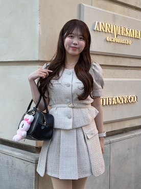 「rienda（リエンダ）のノーカラーツイードペプラムジャケット 春服（ノーカラージャケット、ベージュ系）」を使った、riendaofficialさん（レディース・157cm）の春コーディネート