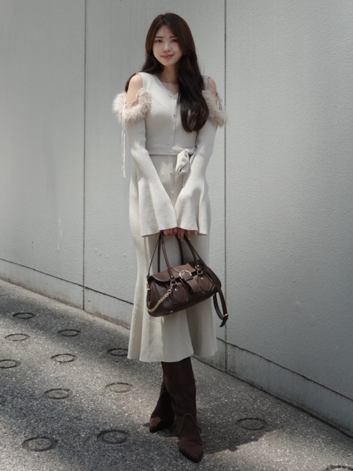 【^_^】many wayショルダーフェイクファーニットワンピース 2025AW】many wayショルダーフェイクファーニットワンピース 秋