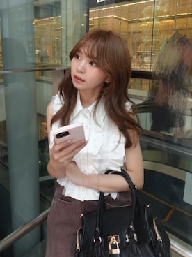 「rienda（リエンダ）のフリルデザインシャツ 夏服 秋服（シャツ/ブラウス、ホワイト系）」を使った、riendaofficialさん（レディース・154cm）の夏コーディネート