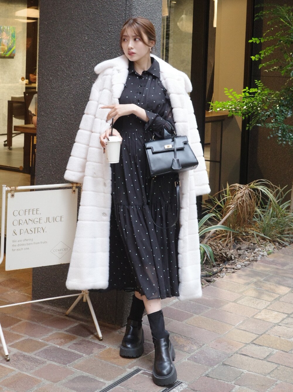 rienda（リエンダ）の「ニュアンスラインフェイクファーコート 秋服 冬
