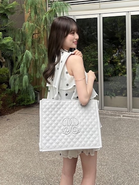 「rienda（リエンダ）のWRRロゴキルティングバッグ（トートバッグ、ホワイト系）」を使った、riendaofficialさん（レディース・154cm）の夏コーディネート