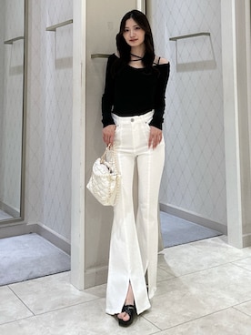 「rienda（リエンダ）のチェーンデコレーションミニバッグ 春服（ショルダーバッグ、ホワイト系）」を使った、riendaofficialさん（レディース・154cm）の春コーディネート