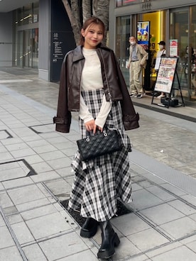 「rienda（リエンダ）のアイテム（ジャケット/アウター）」を使った、riendaofficialさん（レディース・165cm）の秋コーディネート