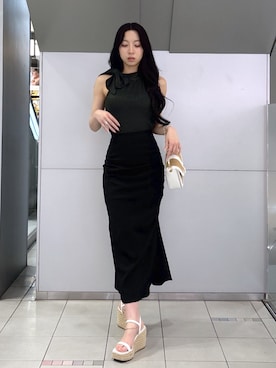 「rienda（リエンダ）の【EC先行発売】ギャザーマーメイドジャストウエストスカート 春服 夏服（スカート、ブラック系）」を使った、riendaofficialさん（レディース・154cm）の夏コーディネート
