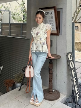 「rienda（リエンダ）の【森香澄さん着用】バックリボンフリルブラウス 春服（シャツ/ブラウス、イエロー系）」を使った、riendaofficialさん（レディース・154cm）の春コーディネート