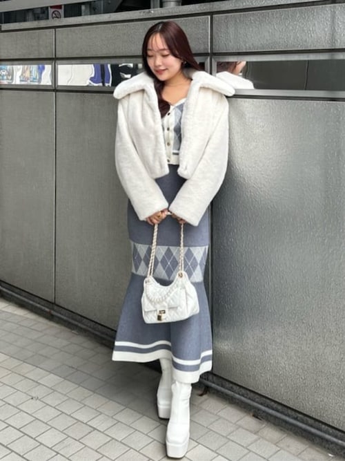 セール】ショート丈ファージャケット 秋服 冬服（ダウンジャケット